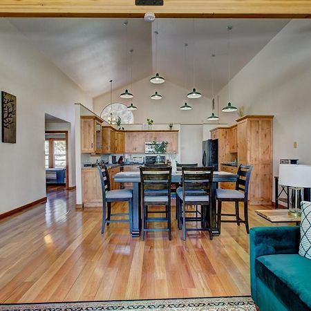 Twin Pines Cabin In Wilderness Ranch On Hwy 21, Amazing Views, 20 Ft Ceilings, Fully Fenced Yard, Pet Friendly, , Go Paddle Boarding At Lucky Peak, Or Snowshoeing In Idaho City And Take In The Hot Springs, Sleeps 10! Boise Exterior foto