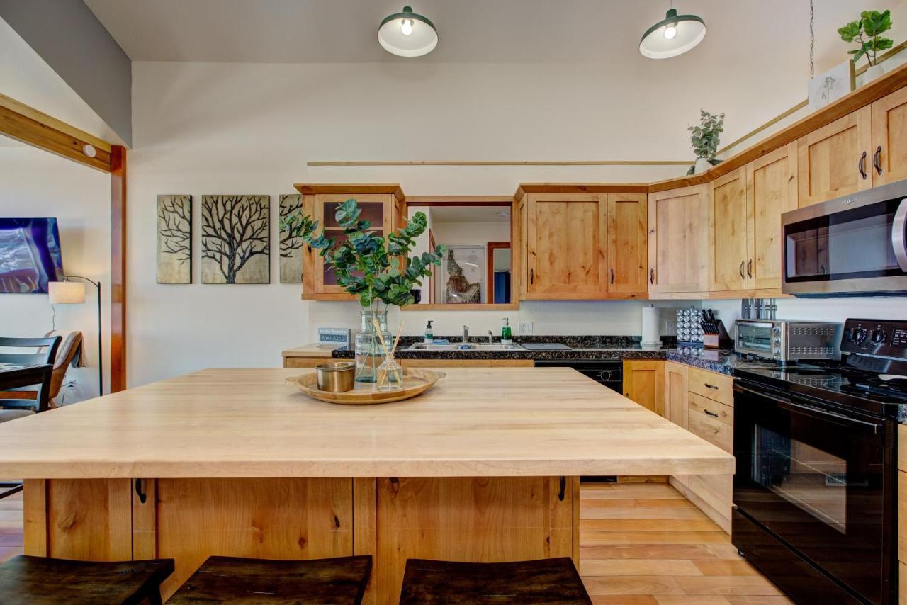 Twin Pines Cabin In Wilderness Ranch On Hwy 21, Amazing Views, 20 Ft Ceilings, Fully Fenced Yard, Pet Friendly, , Go Paddle Boarding At Lucky Peak, Or Snowshoeing In Idaho City And Take In The Hot Springs, Sleeps 10! Boise Exterior foto