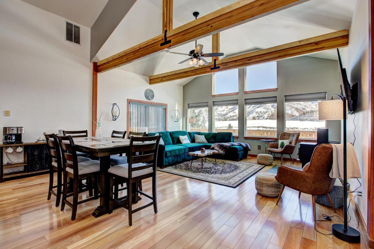 Twin Pines Cabin In Wilderness Ranch On Hwy 21, Amazing Views, 20 Ft Ceilings, Fully Fenced Yard, Pet Friendly, , Go Paddle Boarding At Lucky Peak, Or Snowshoeing In Idaho City And Take In The Hot Springs, Sleeps 10! Boise Exterior foto